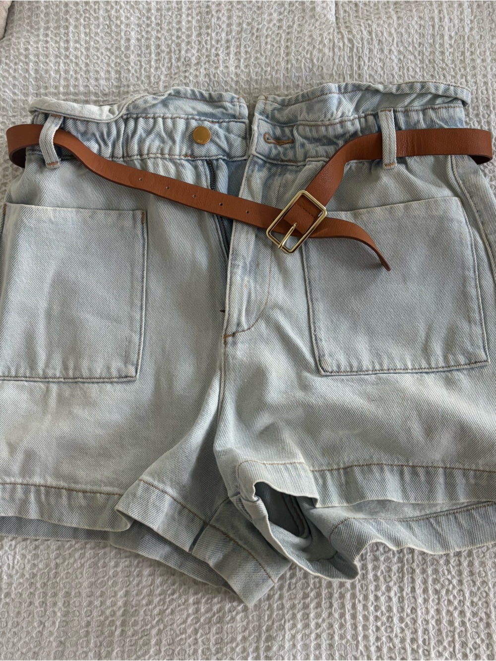 Zara Light Wash Shorts with Brown Belt